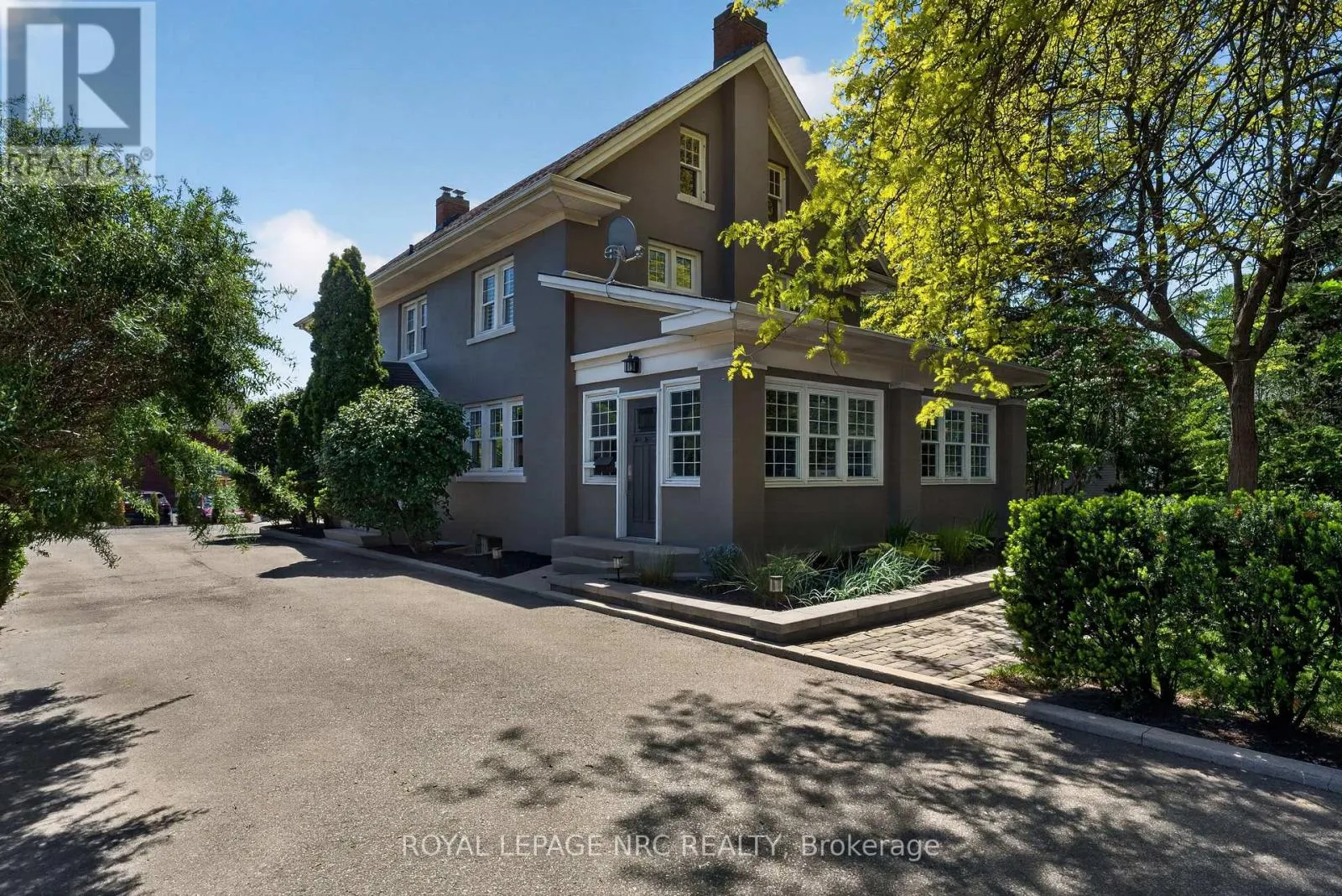 260 MAIN STREET E