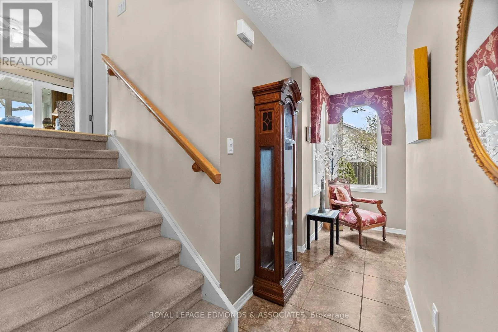 907 CEDAR LANE