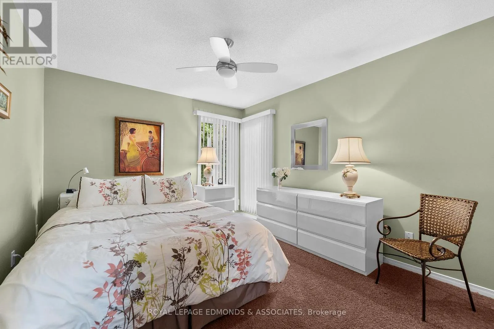 907 CEDAR LANE