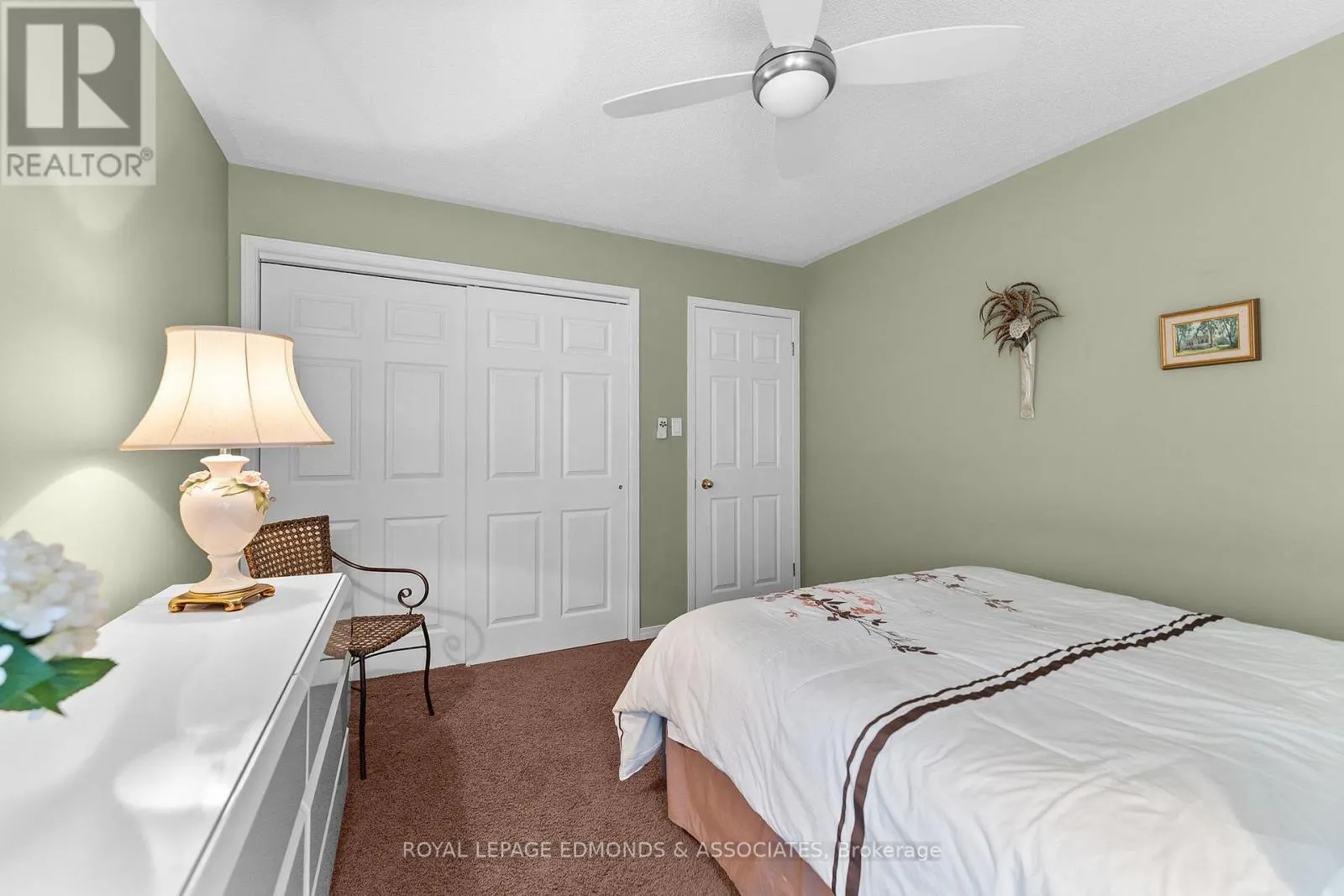 907 CEDAR LANE