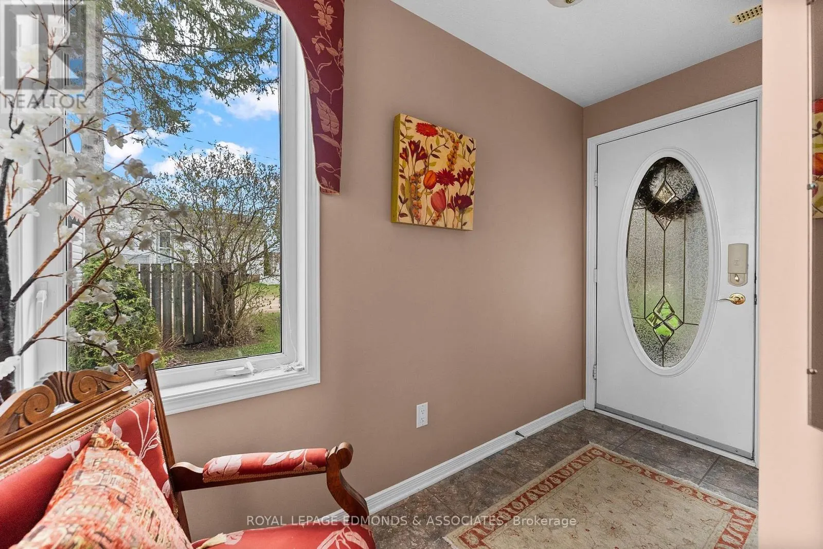 907 CEDAR LANE