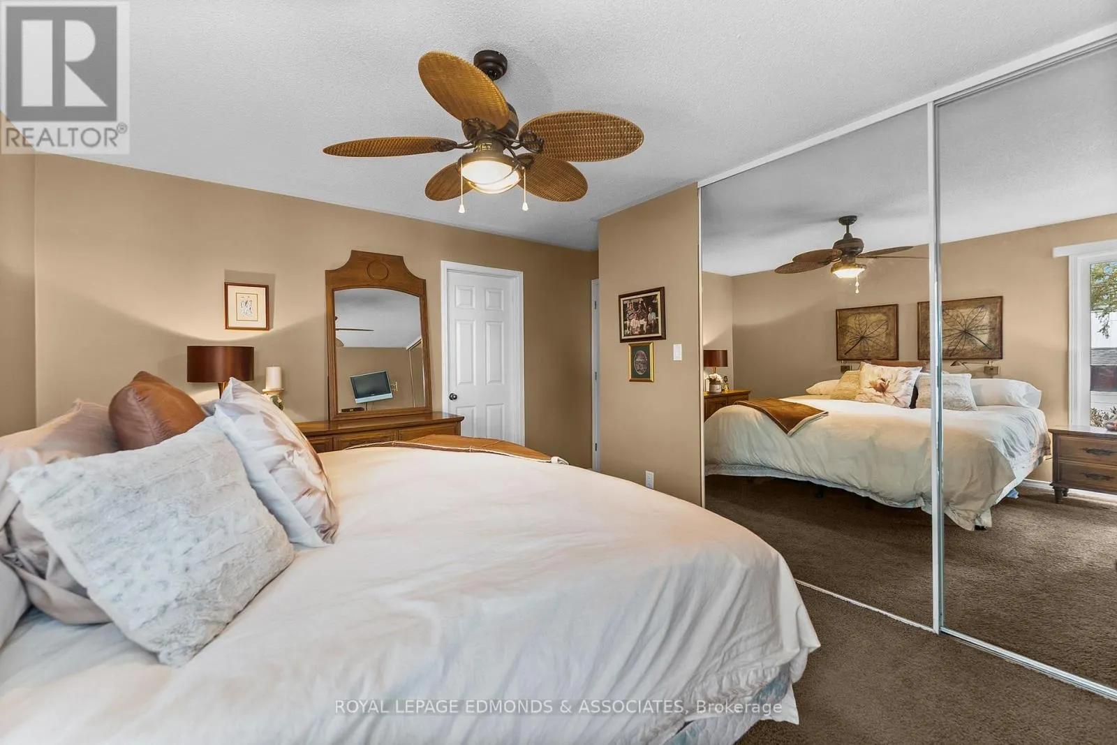907 CEDAR LANE