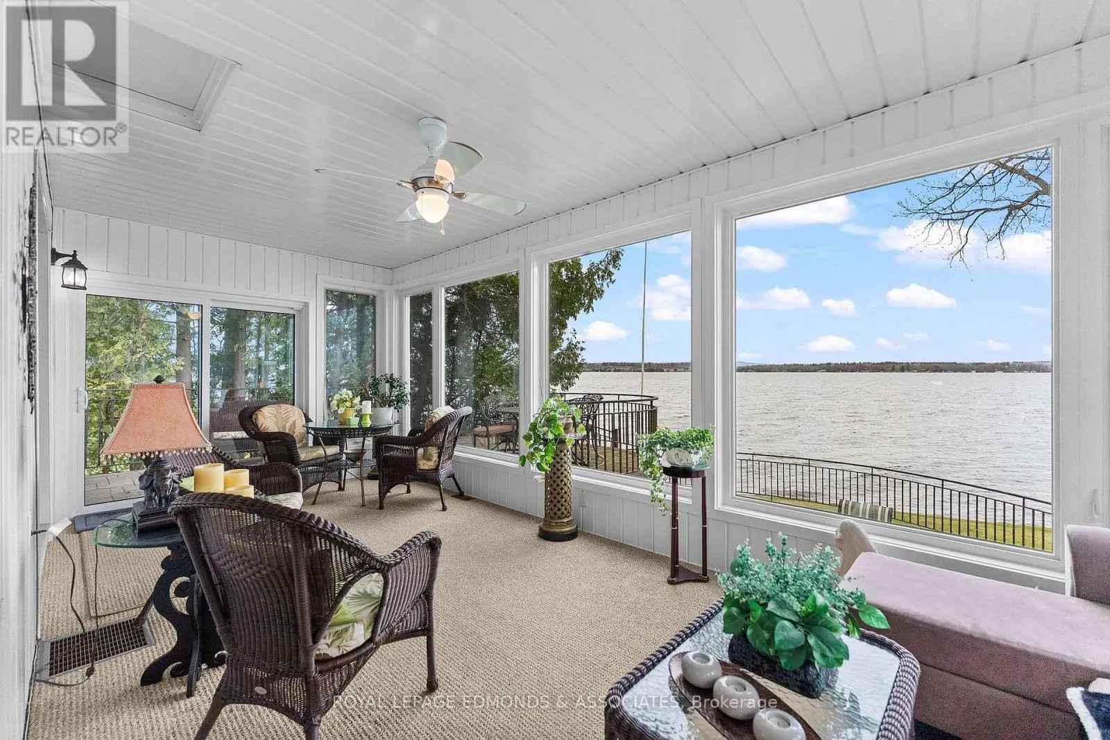 907 CEDAR LANE