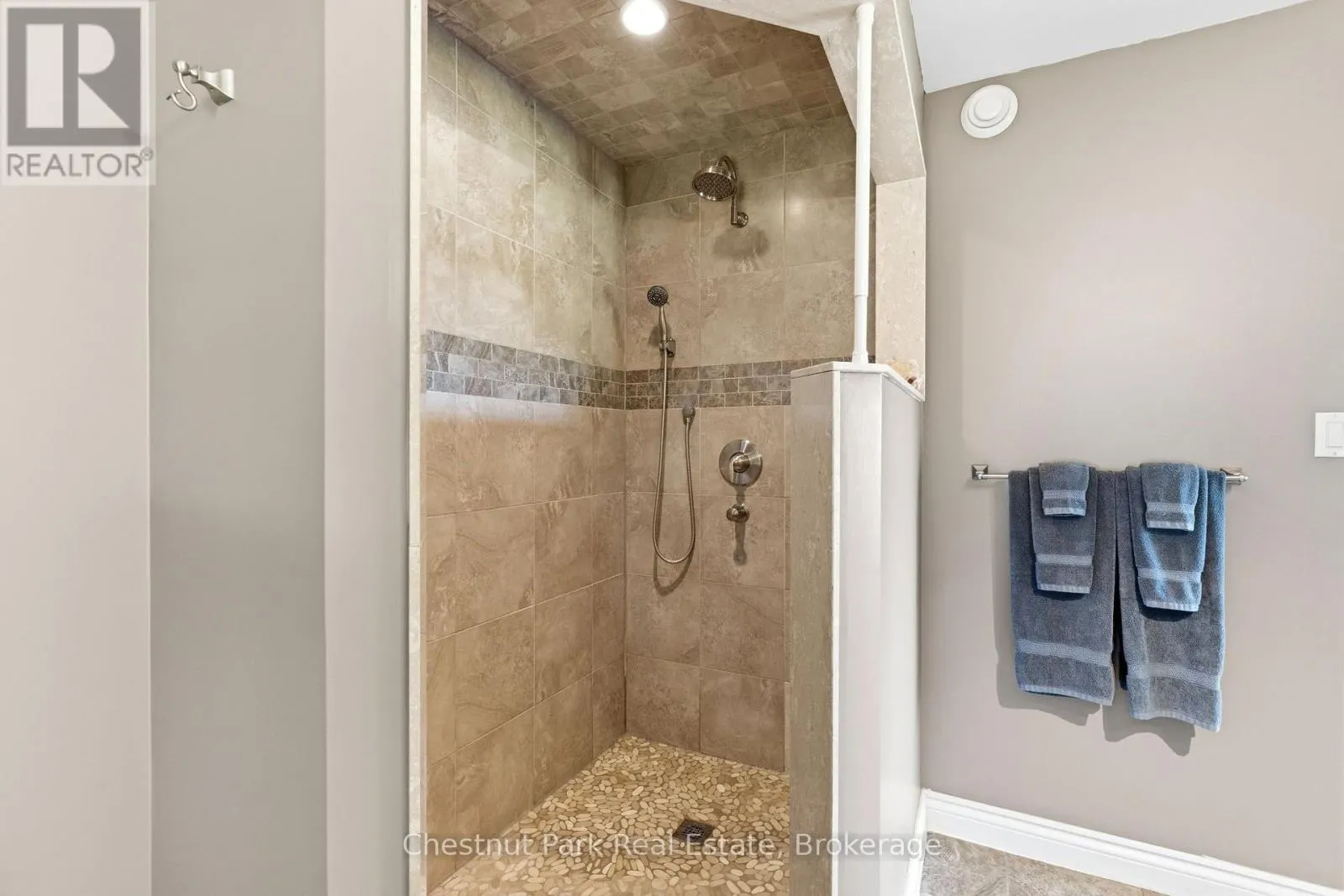 521 OLD MUSKOKA ROAD