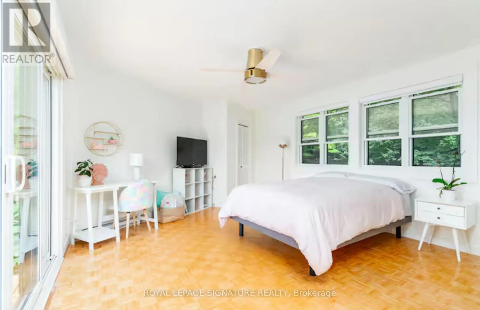 1018 CLEARWATER SHORES BOULEVARD