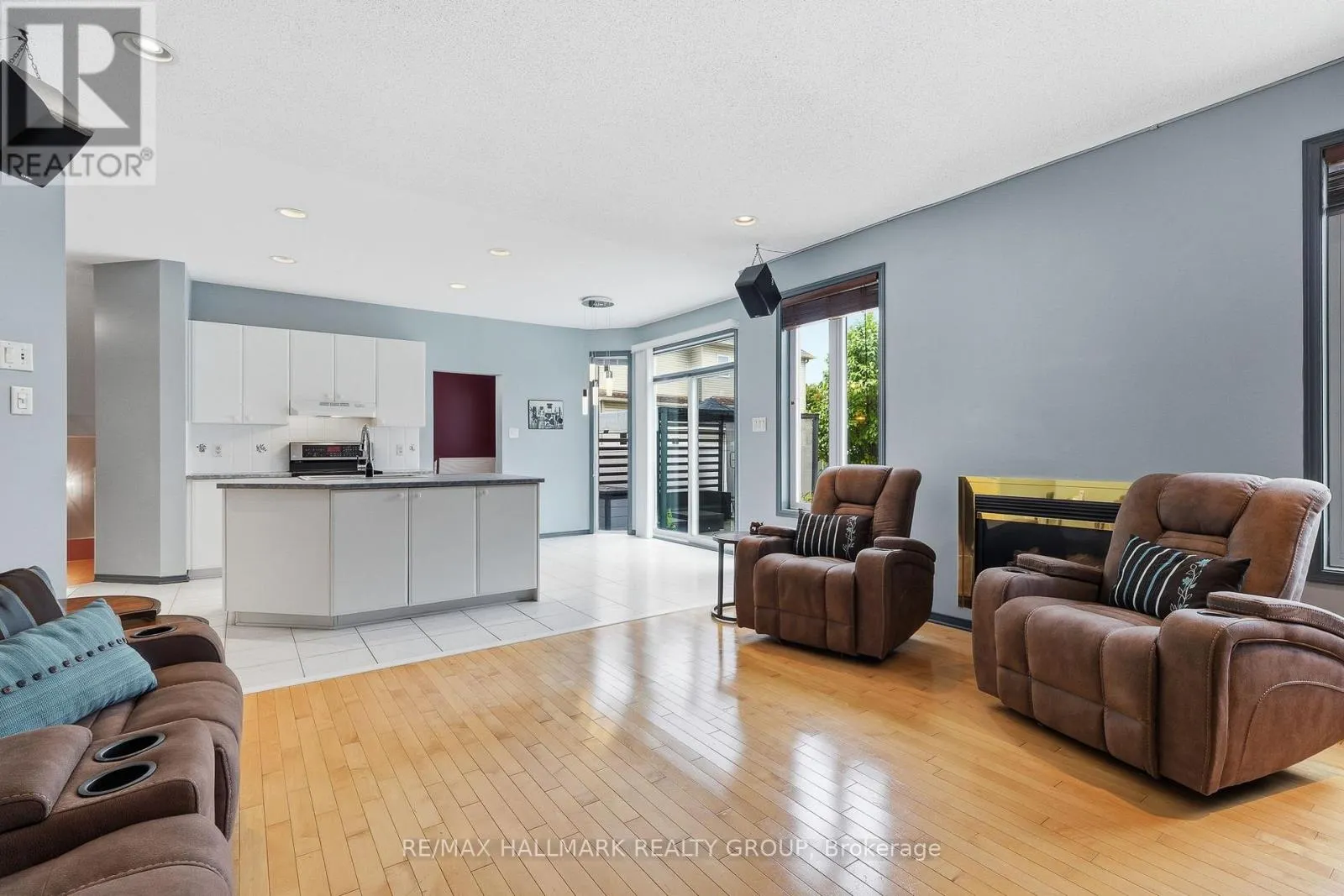 563 EVANGELINE STREET