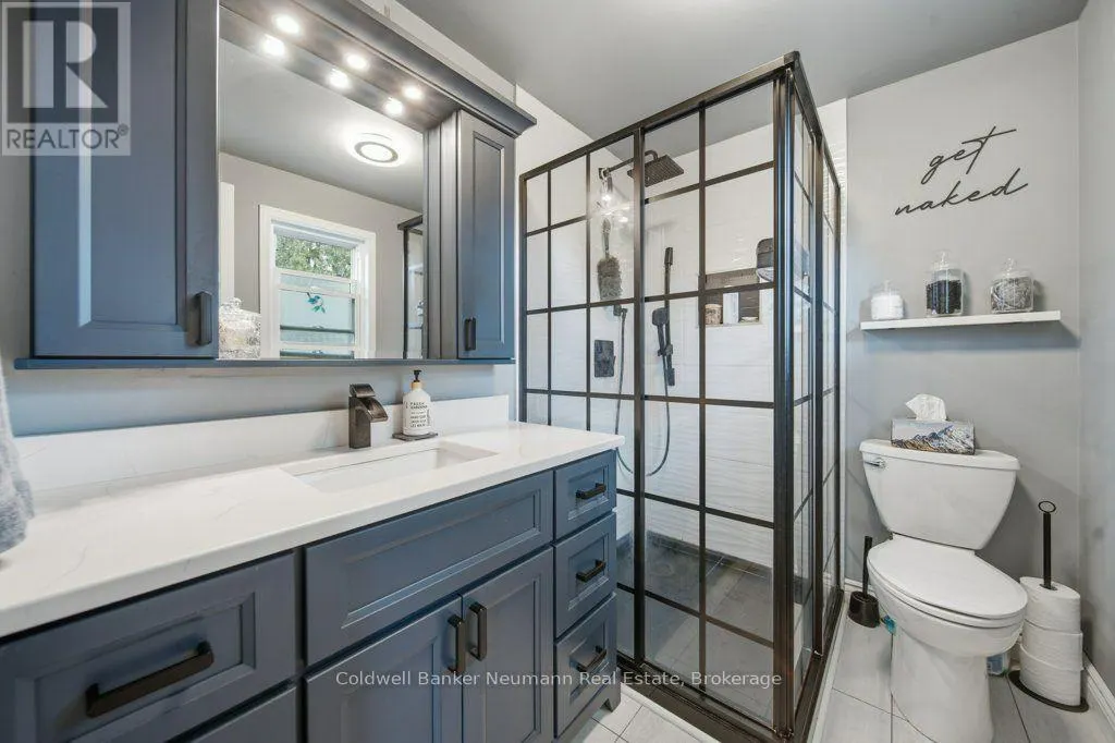 41 TRILLIUM BEACH DRIVE PVT DRIVE