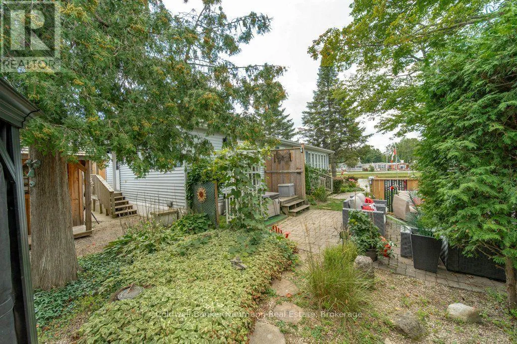 41 TRILLIUM BEACH DRIVE PVT DRIVE