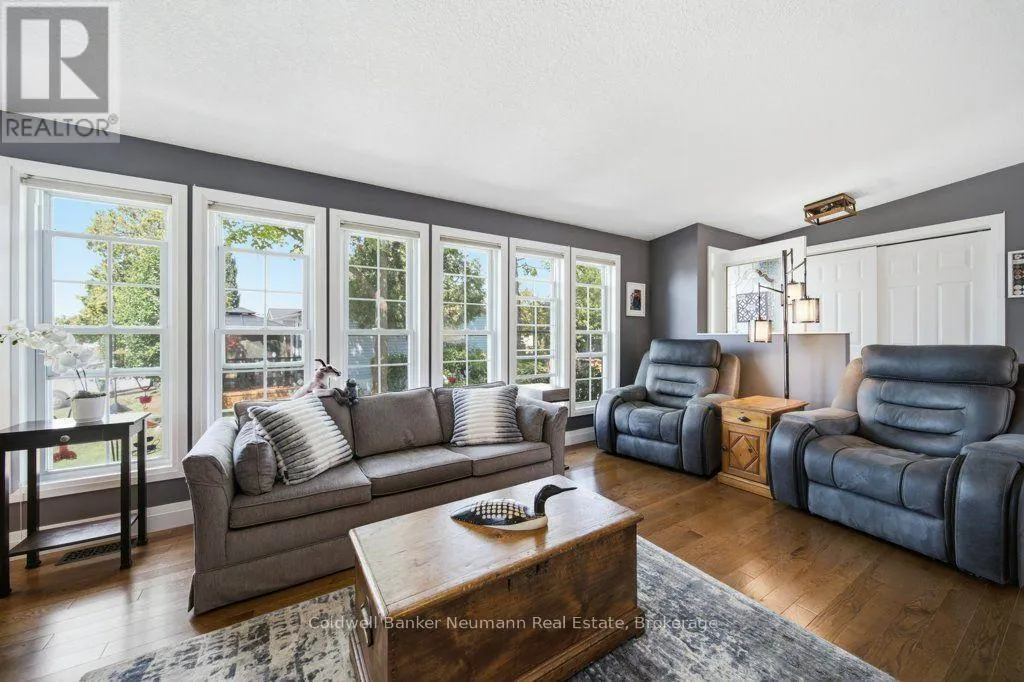 41 TRILLIUM BEACH DRIVE PVT DRIVE