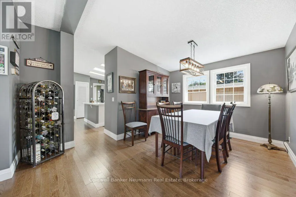 41 TRILLIUM BEACH DRIVE PVT DRIVE