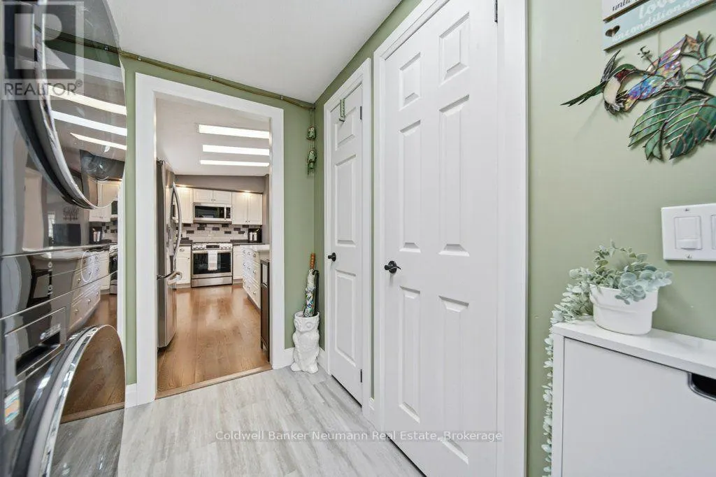 41 TRILLIUM BEACH DRIVE PVT DRIVE