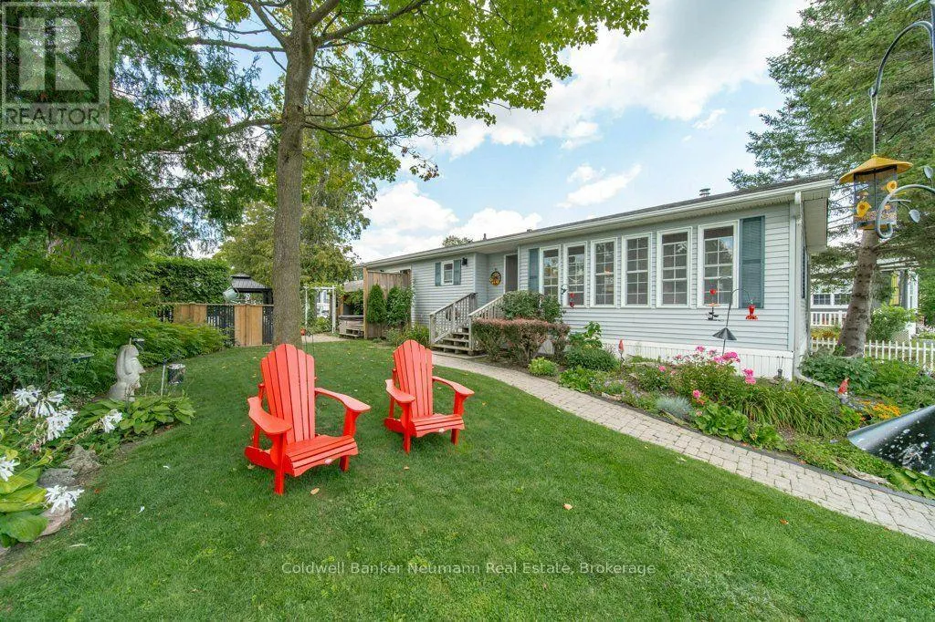 41 TRILLIUM BEACH DRIVE PVT DRIVE