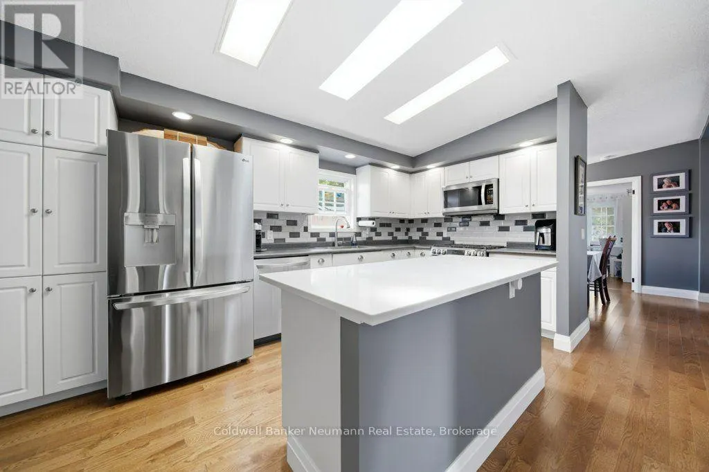 41 TRILLIUM BEACH DRIVE PVT DRIVE