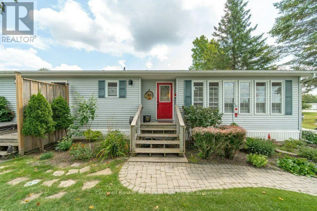 41 TRILLIUM BEACH DRIVE PVT DRIVE