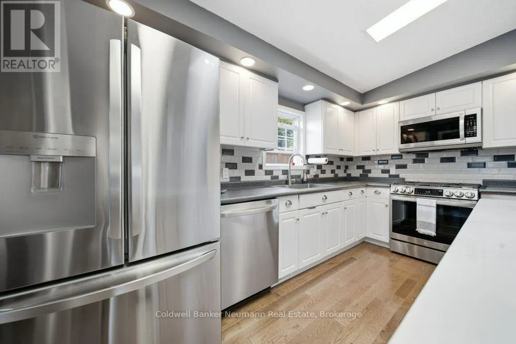 41 TRILLIUM BEACH DRIVE PVT DRIVE