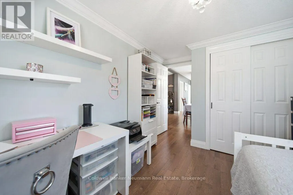 41 TRILLIUM BEACH DRIVE PVT DRIVE