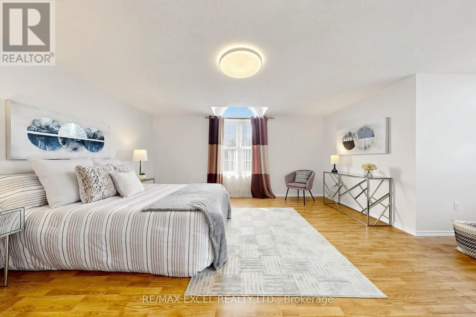 548 MARINER DRIVE