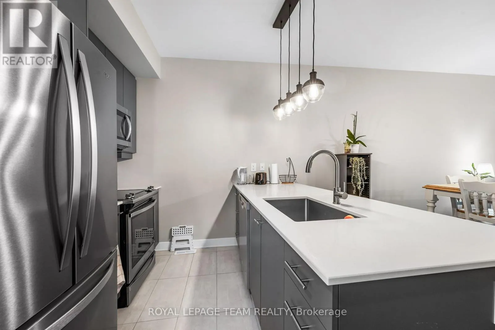 32 - 538 CRESCENDO PRIVATE
