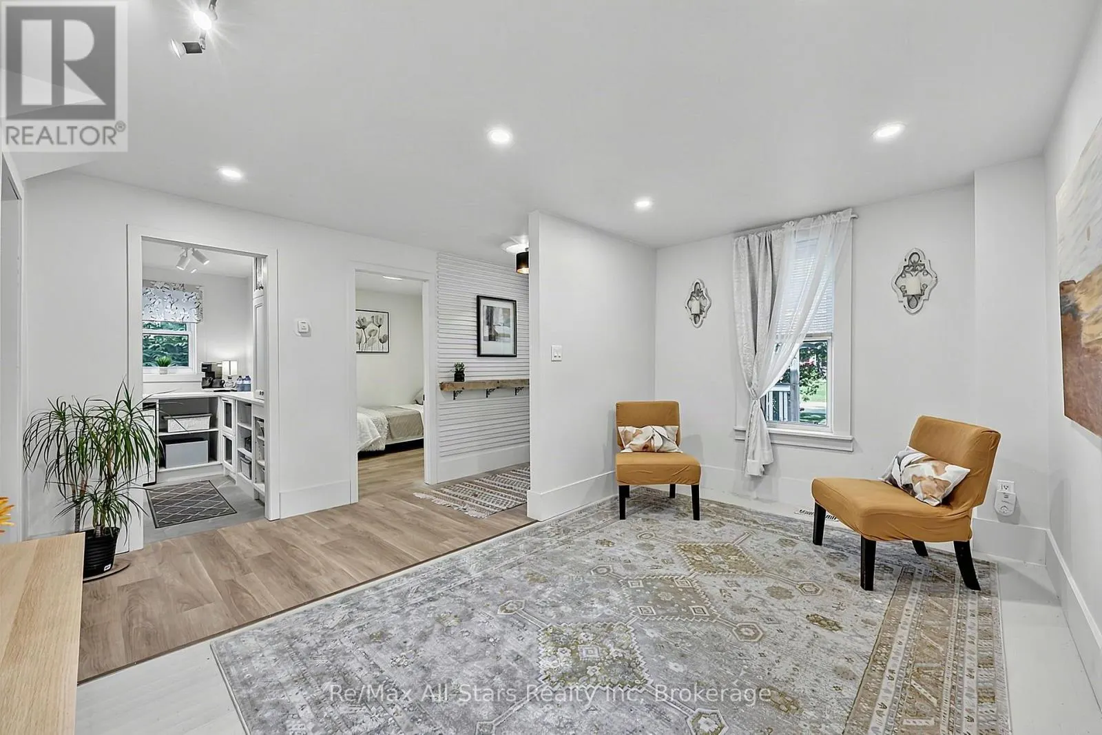 283 MARGARET STREET