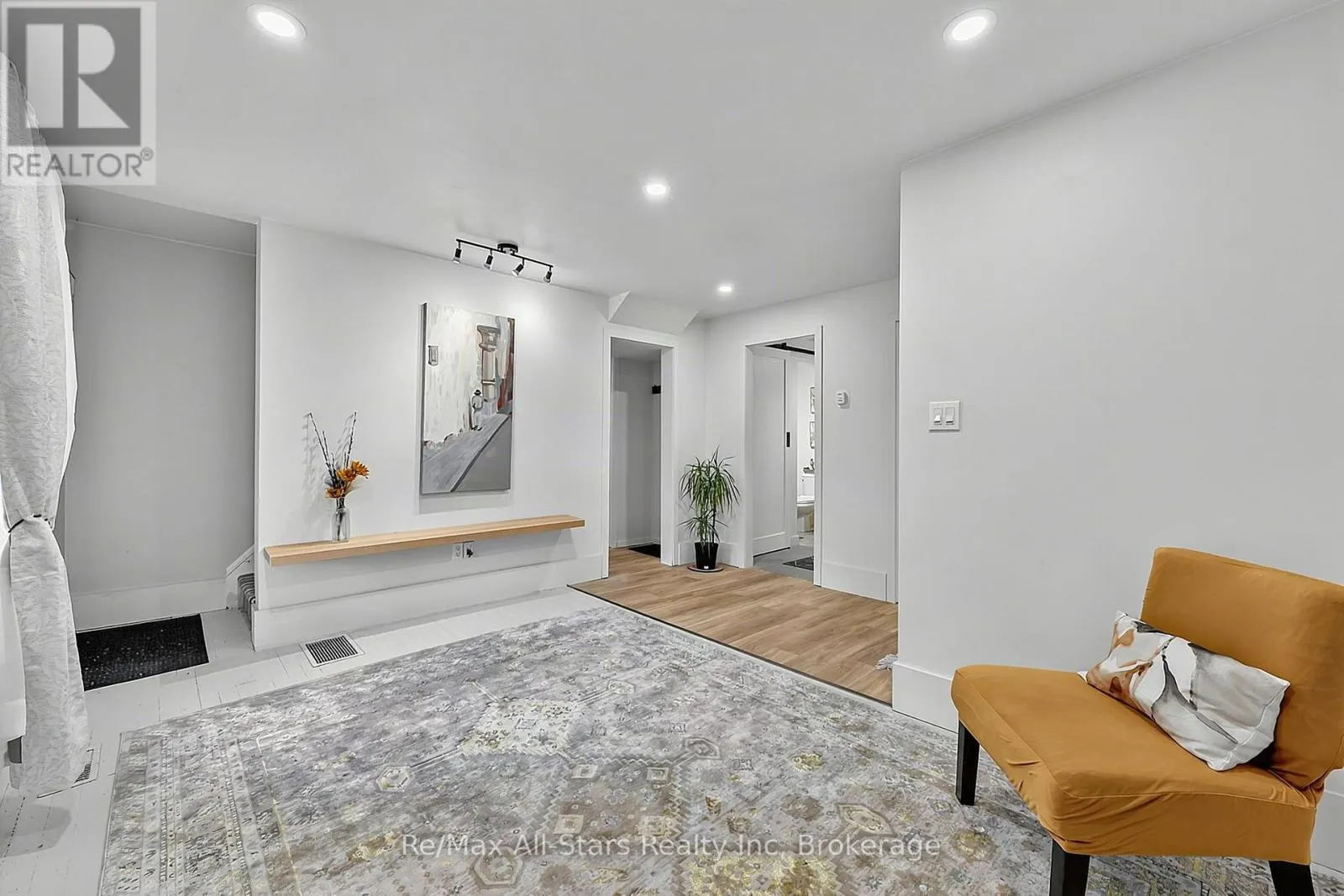 283 MARGARET STREET