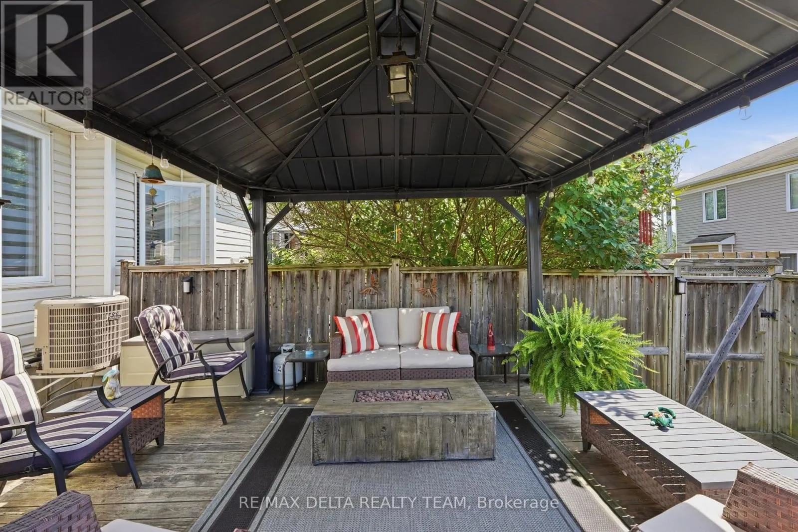 64 COLLINGTON STREET