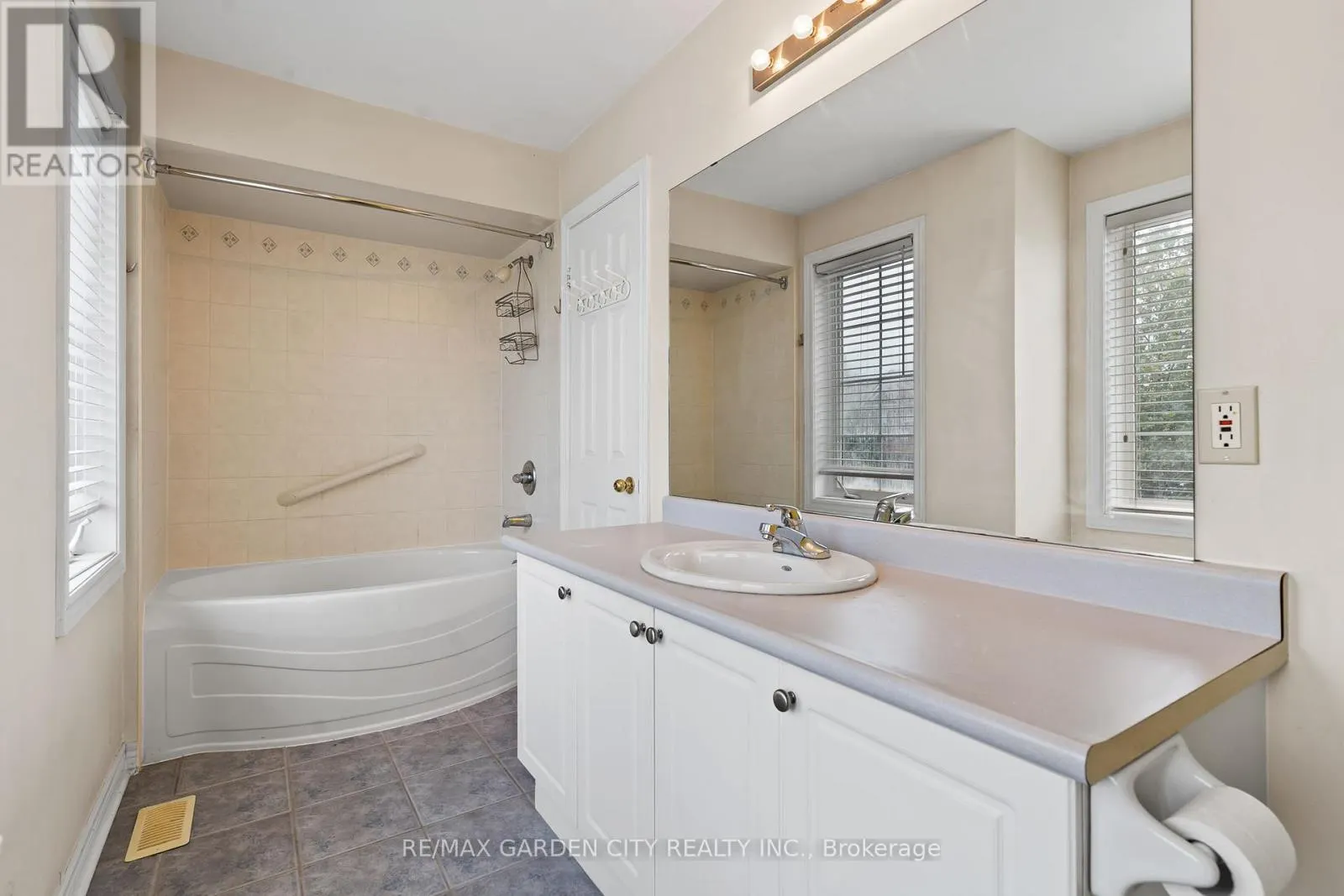 401 WRIGHT CRESCENT