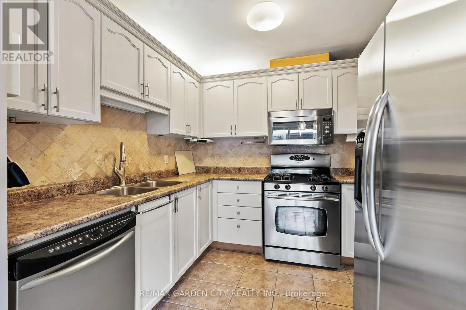 401 WRIGHT CRESCENT