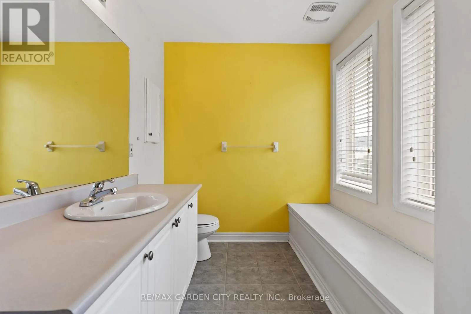 401 WRIGHT CRESCENT