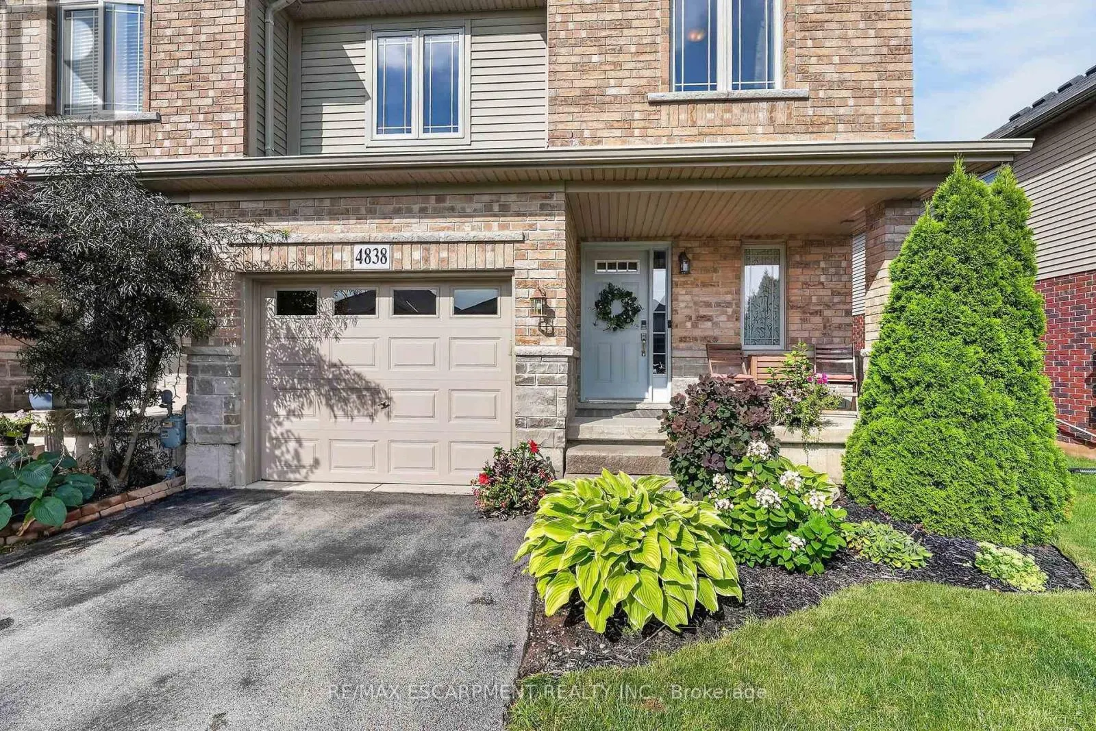 4838 ADAM COURT