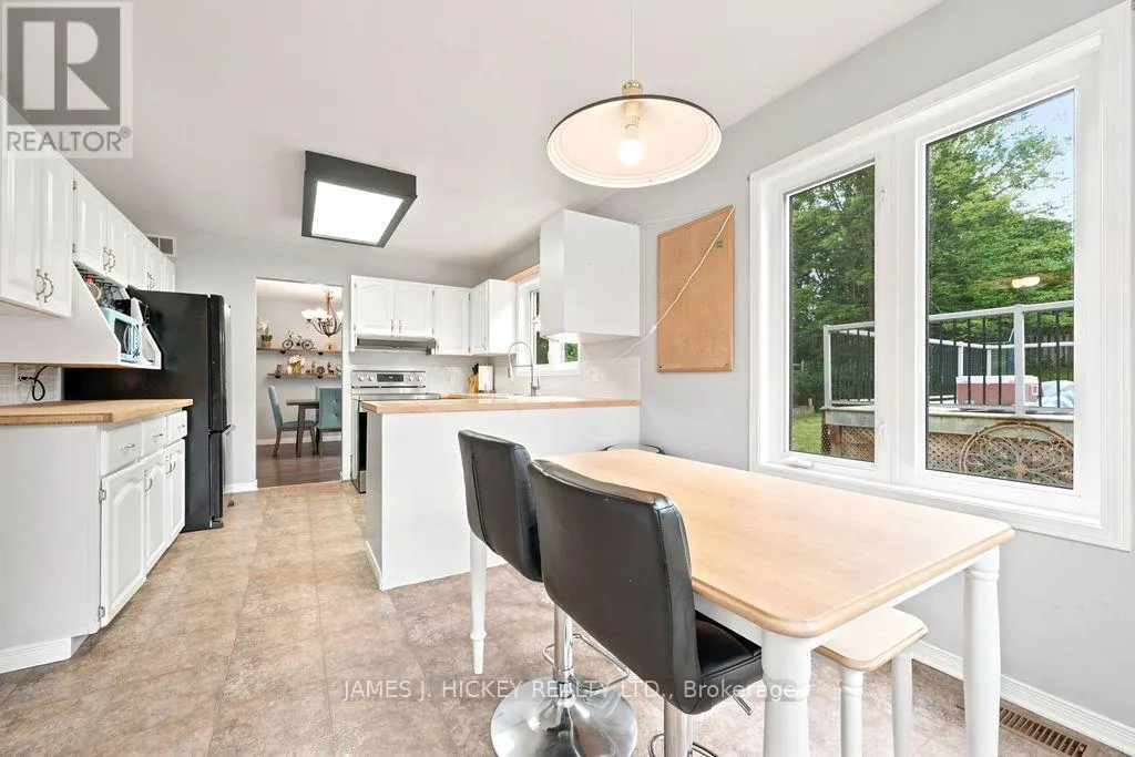 4 BANTING DRIVE