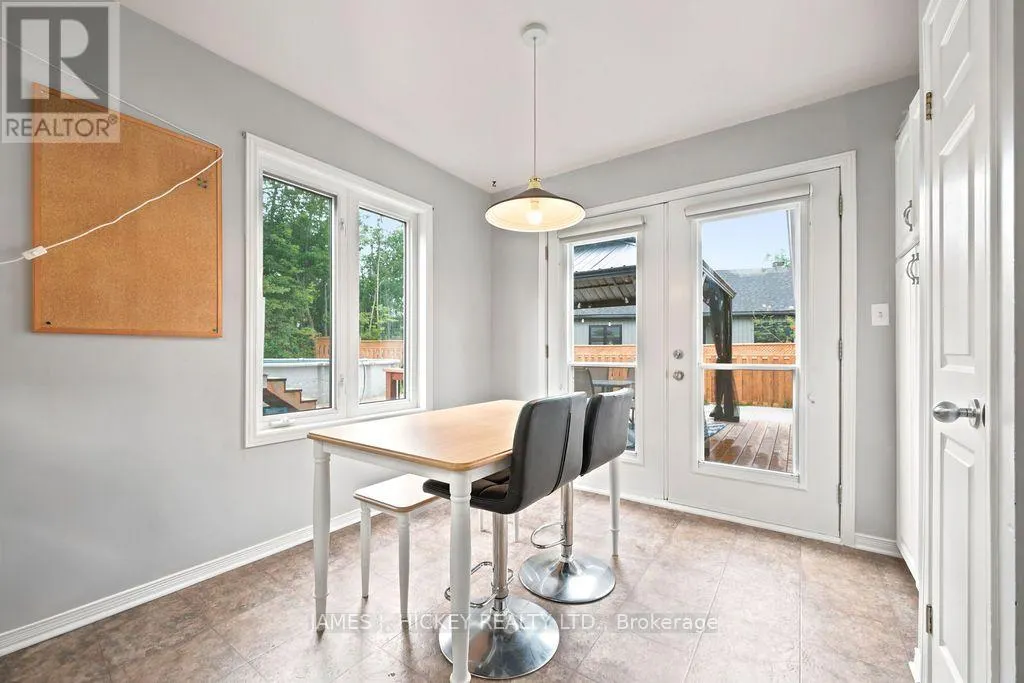 4 BANTING DRIVE