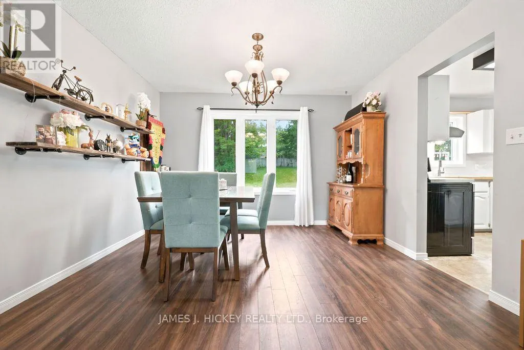 4 BANTING DRIVE