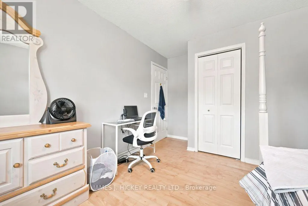 4 BANTING DRIVE