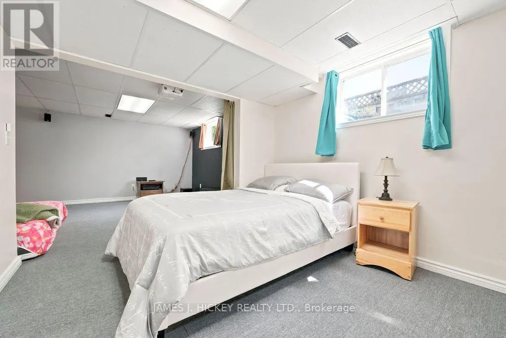 4 BANTING DRIVE