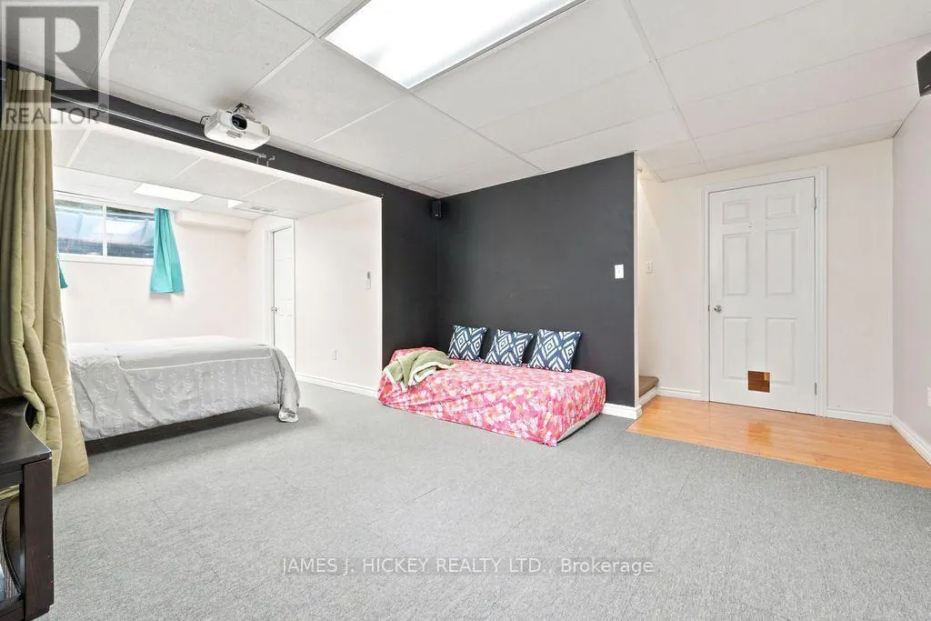 4 BANTING DRIVE
