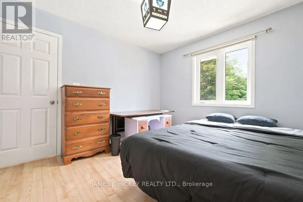 4 BANTING DRIVE