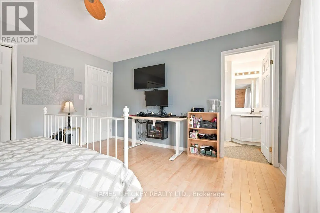 4 BANTING DRIVE