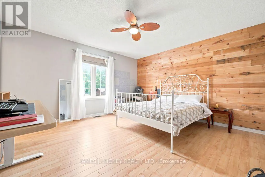 4 BANTING DRIVE