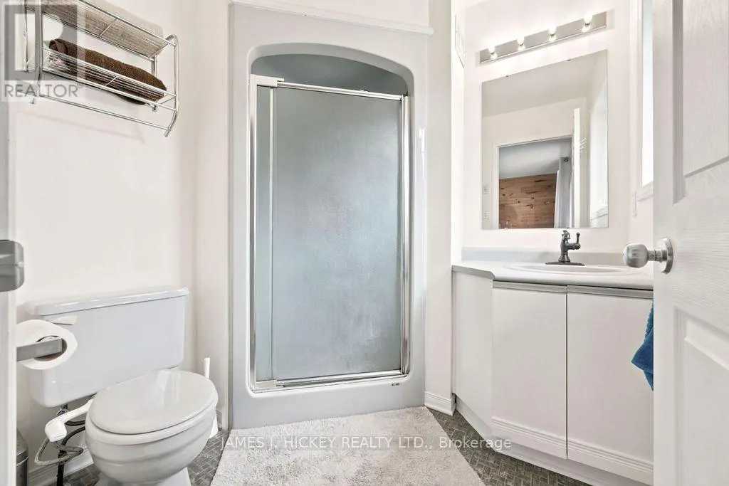 4 BANTING DRIVE