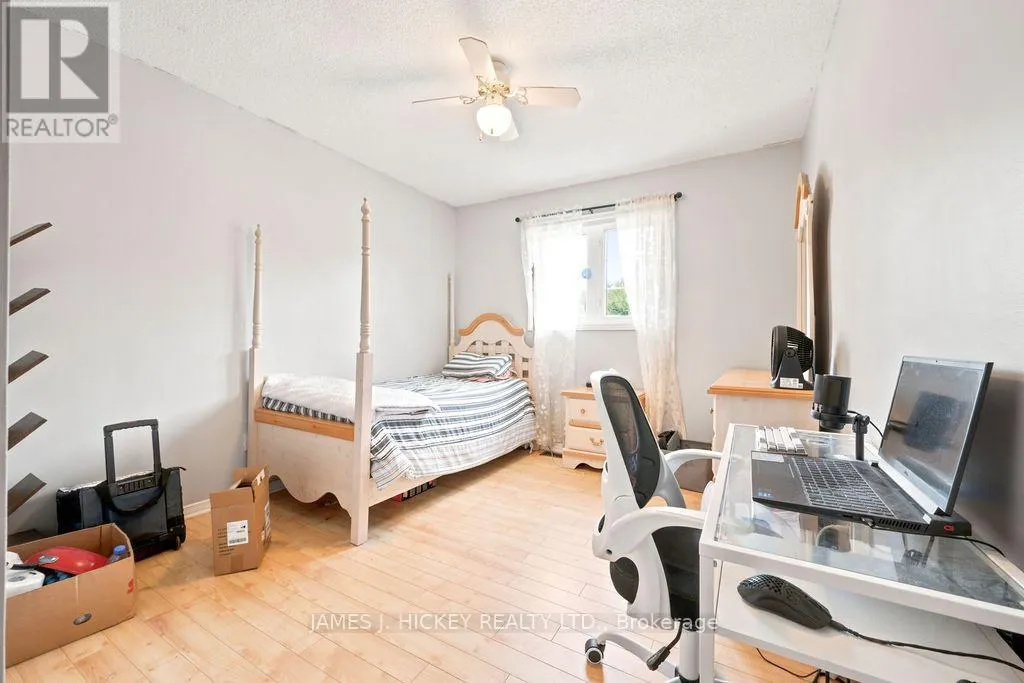 4 BANTING DRIVE