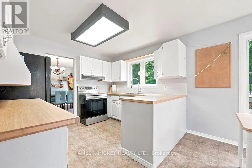 4 BANTING DRIVE