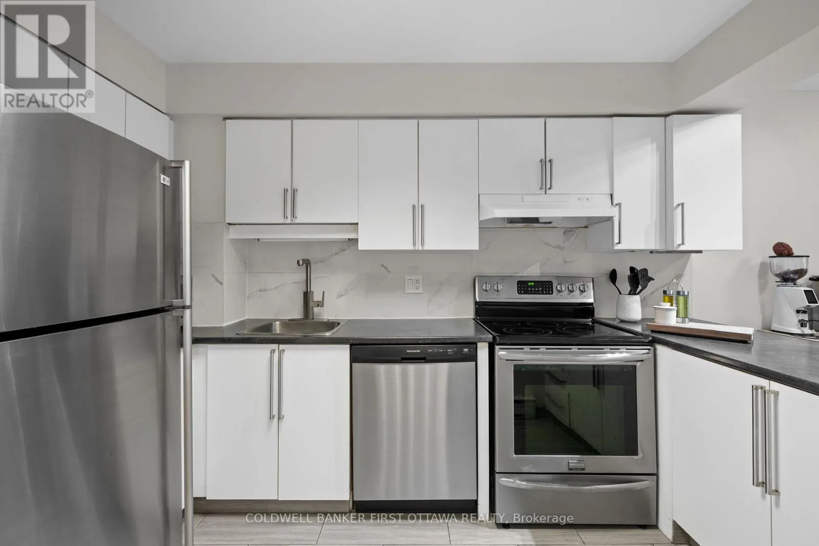 386 BRISTON PRIVATE