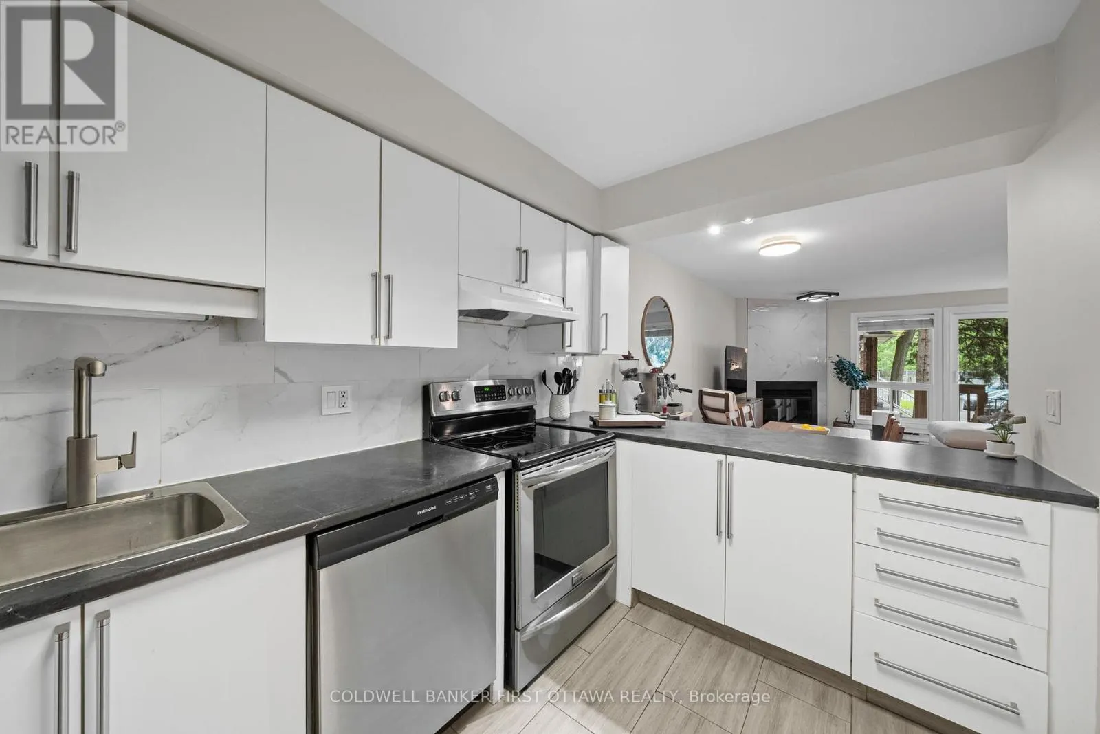 386 BRISTON PRIVATE