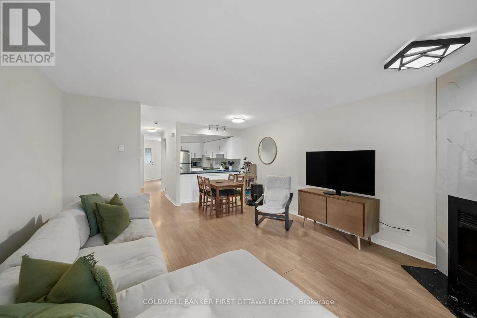 386 BRISTON PRIVATE