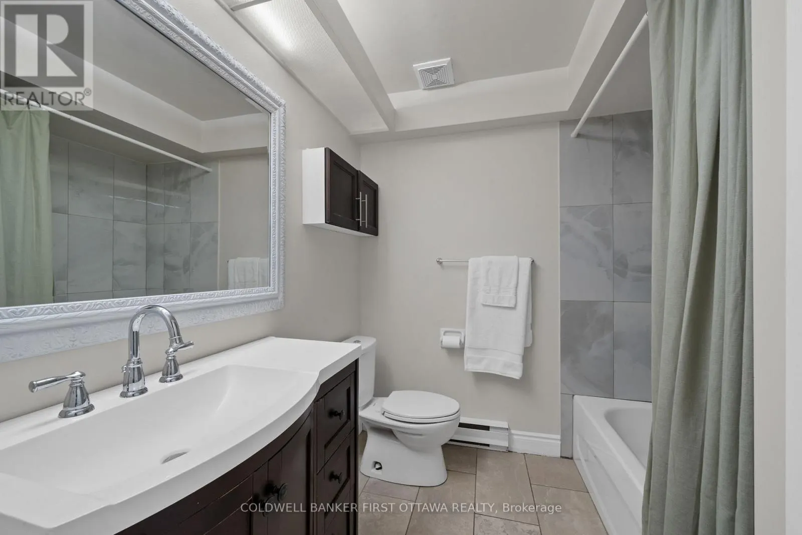 386 BRISTON PRIVATE