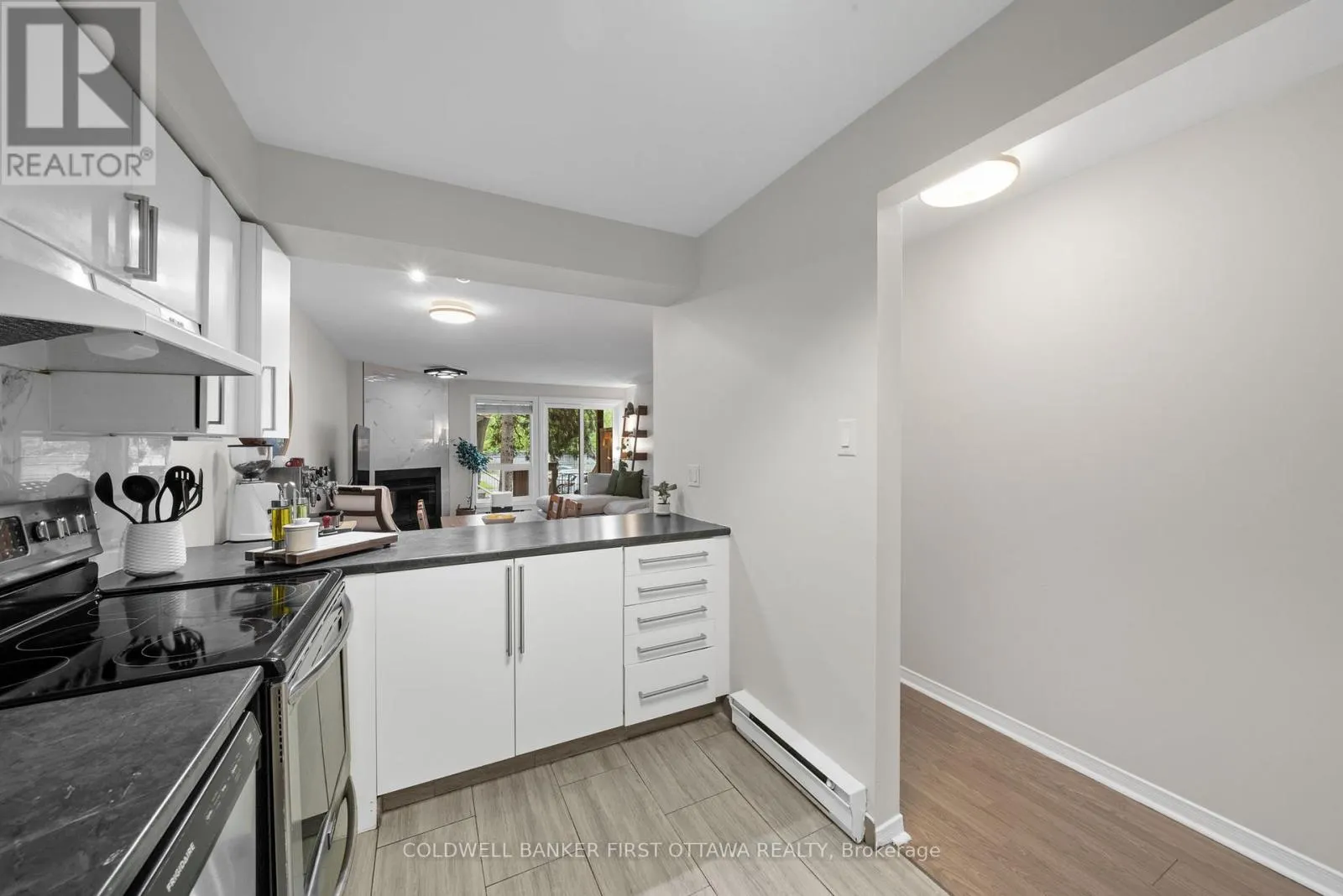 386 BRISTON PRIVATE
