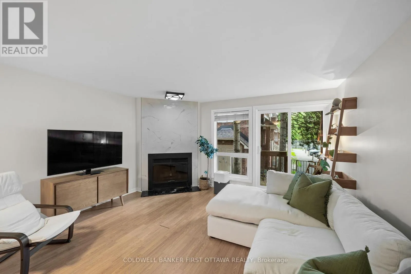 386 BRISTON PRIVATE