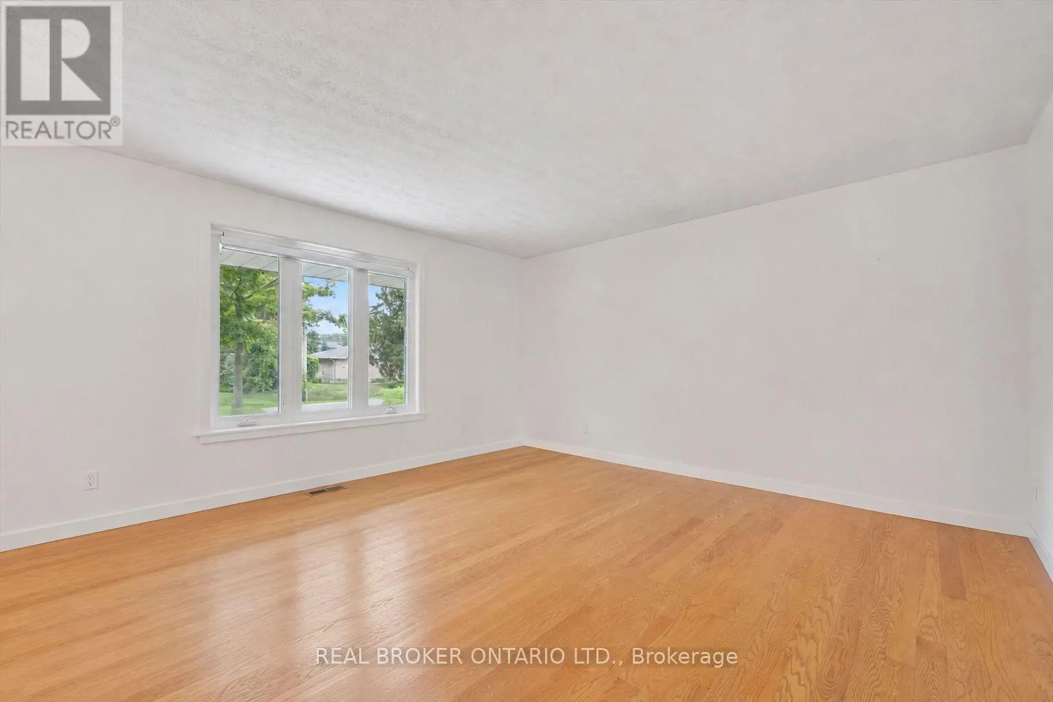 27 DAWSON DRIVE