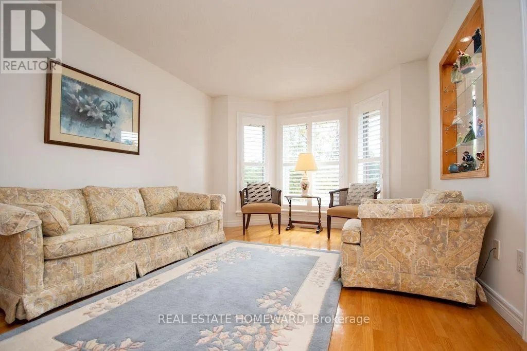 8 ISLAND BAY DRIVE