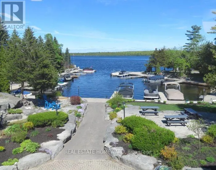 8 ISLAND BAY DRIVE